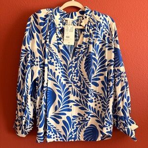 H&M Women’s Blue & White Tropical Leaf Print Blouse - NWT - Size Large